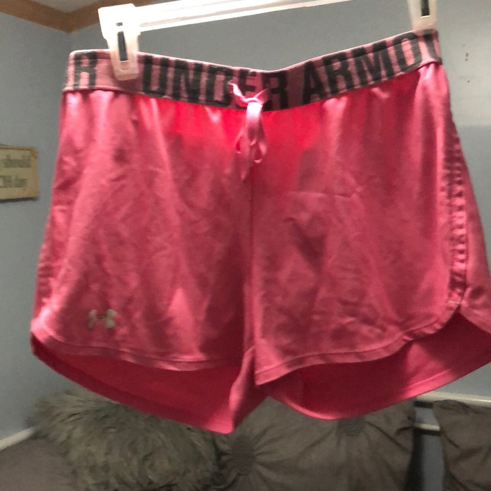 Under Armour Pink Shorts  SM/P/P Semi Fit